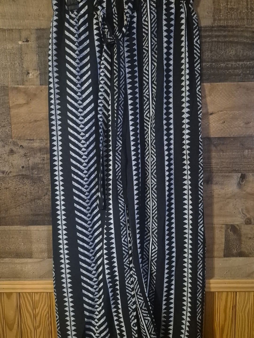 Women's Black & White Wide Leg Pants with Geometric Stripe